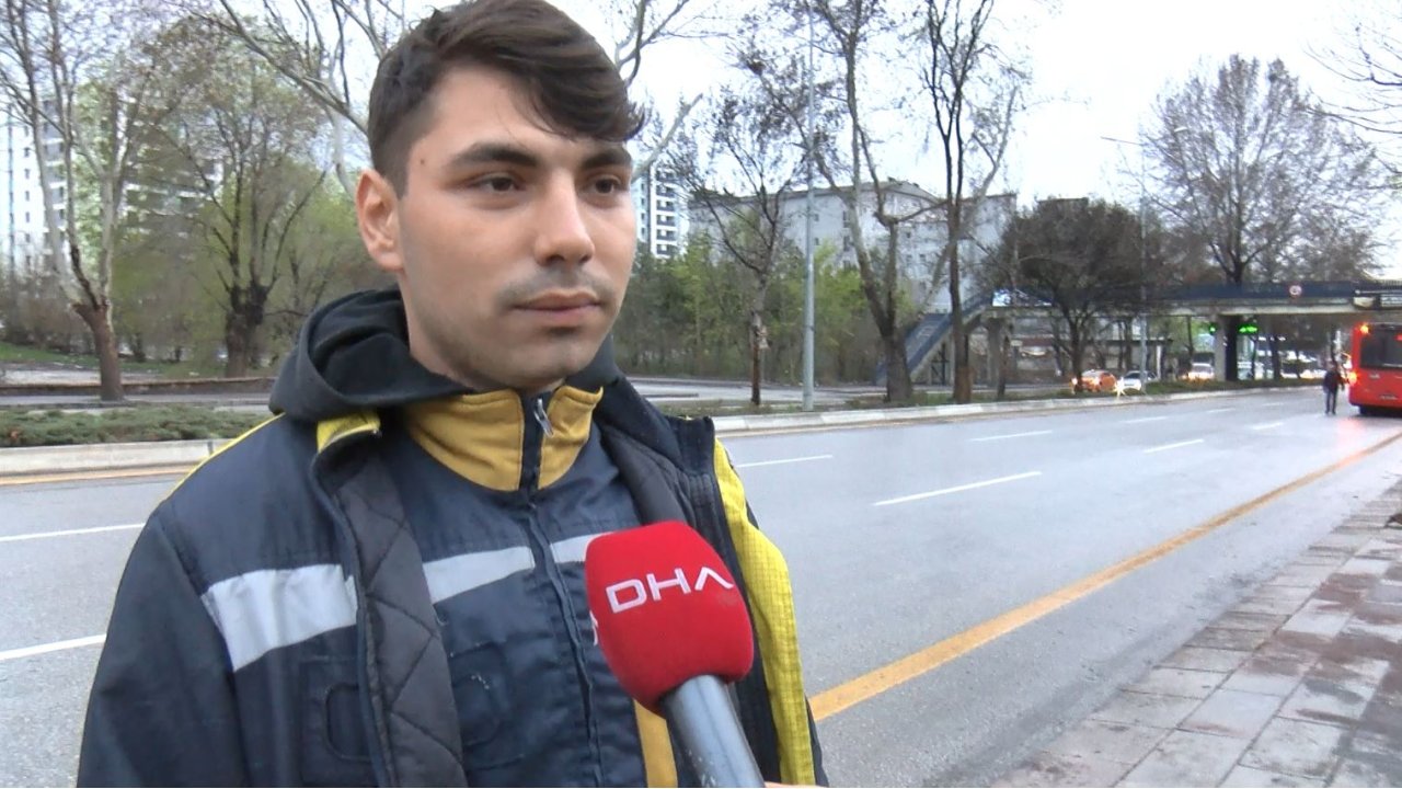 Ego Şoförü, Kendisine Saldırmak İsteyen Sürücünün Aracını Metrelerce Sürükledi