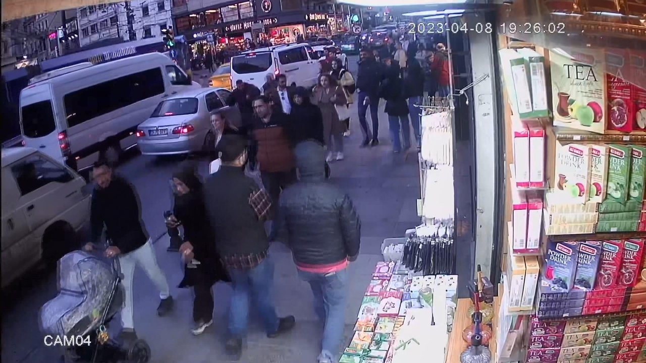 Fatih'te Kapkaççıyı Çevredekiler Böyle Yakaladı