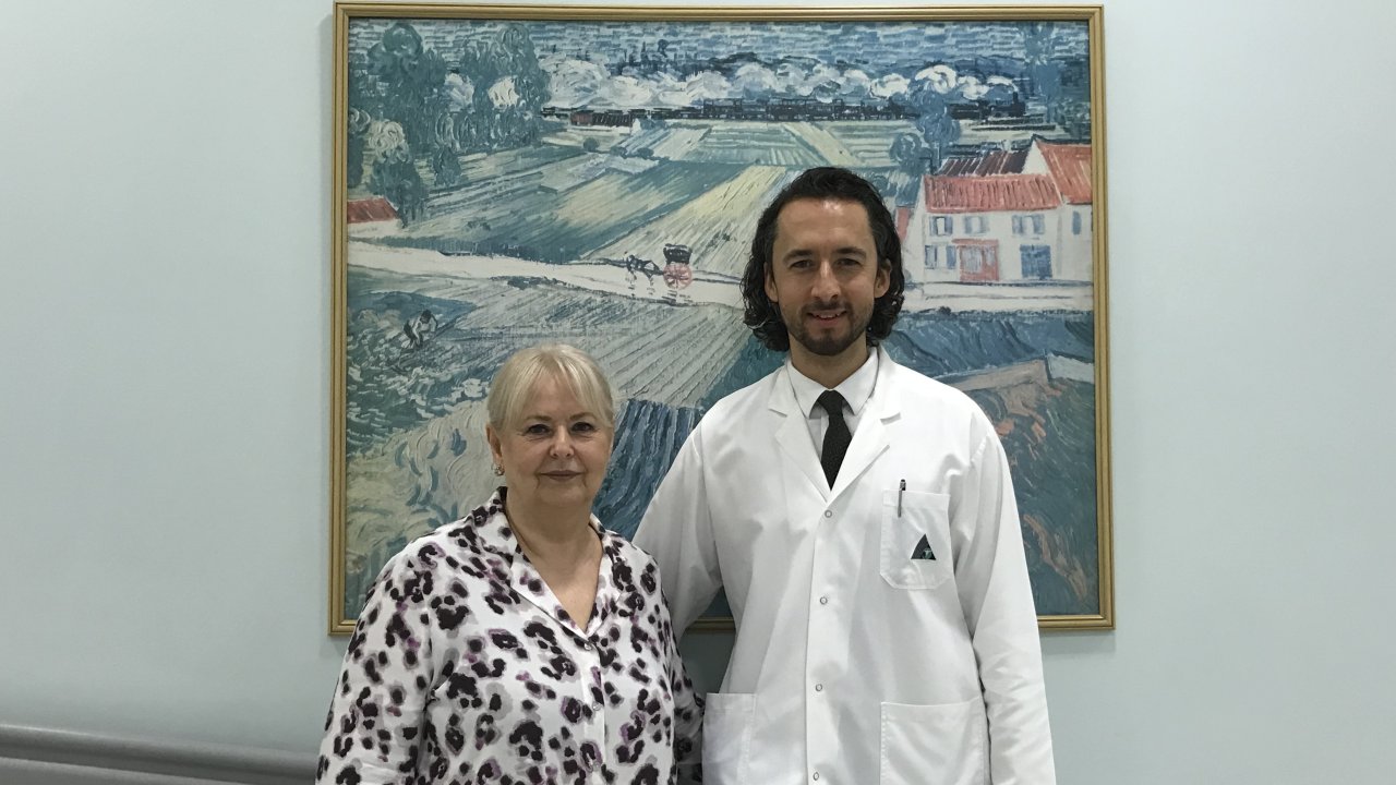 3 Yıldır Yürümekte Zorlanıyordu, Protez Ameliyatı İle Sağlığına Kavuştu