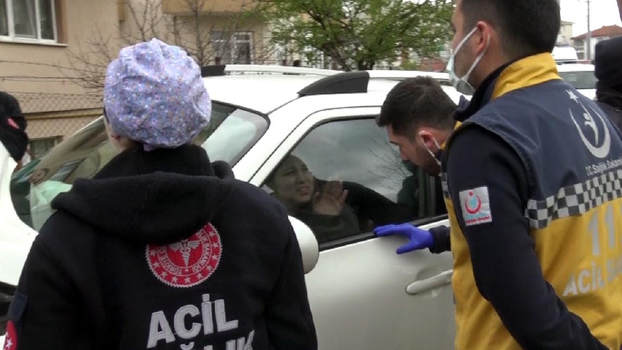 2 Araca Çarpıp Kendini Cipine Kilitledi