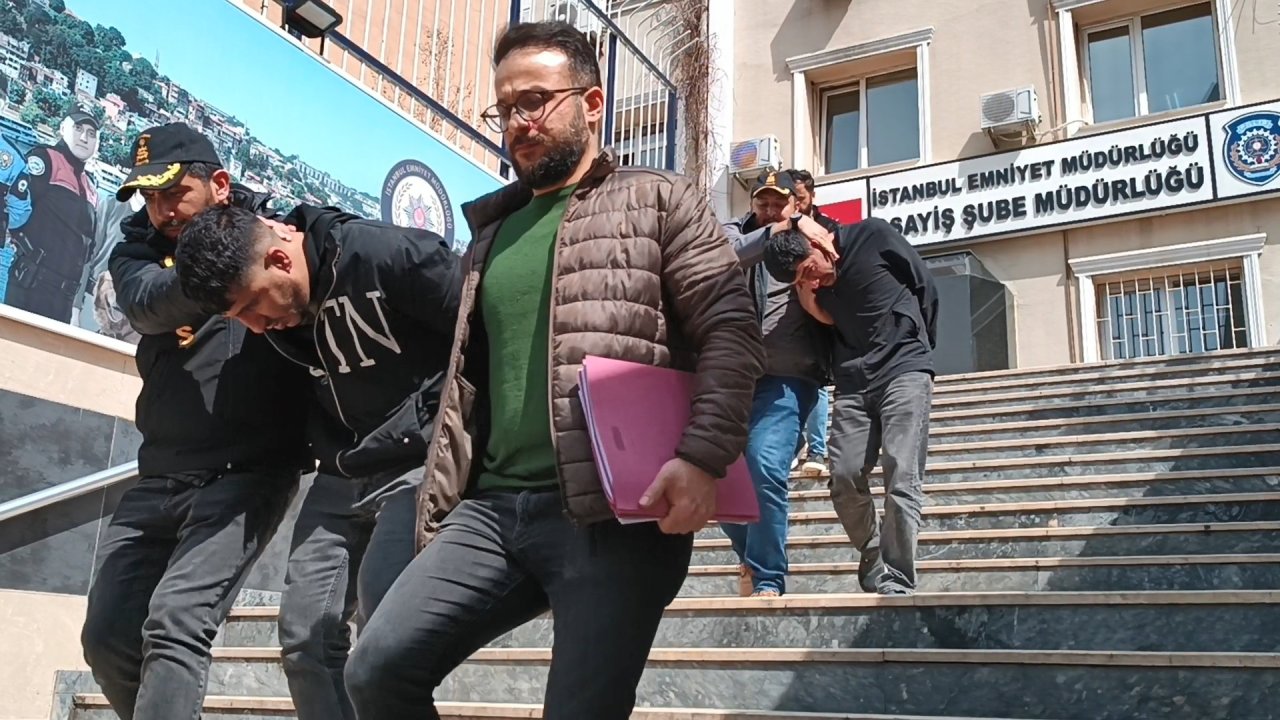 İstanbul'da 4 Evi Soyan Hırsızlar Yakalandı