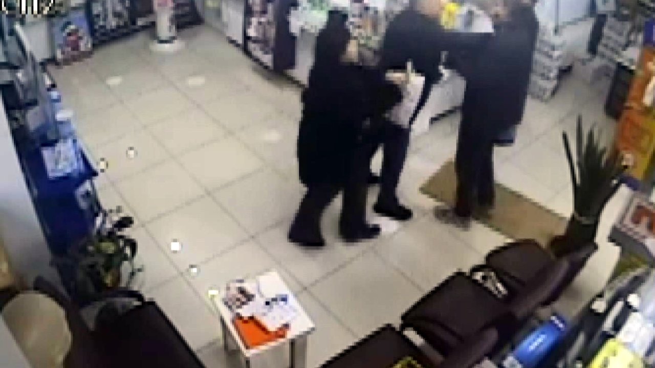 Avcılar'da Eczacıya 'muadil İlaç' Saldırısı