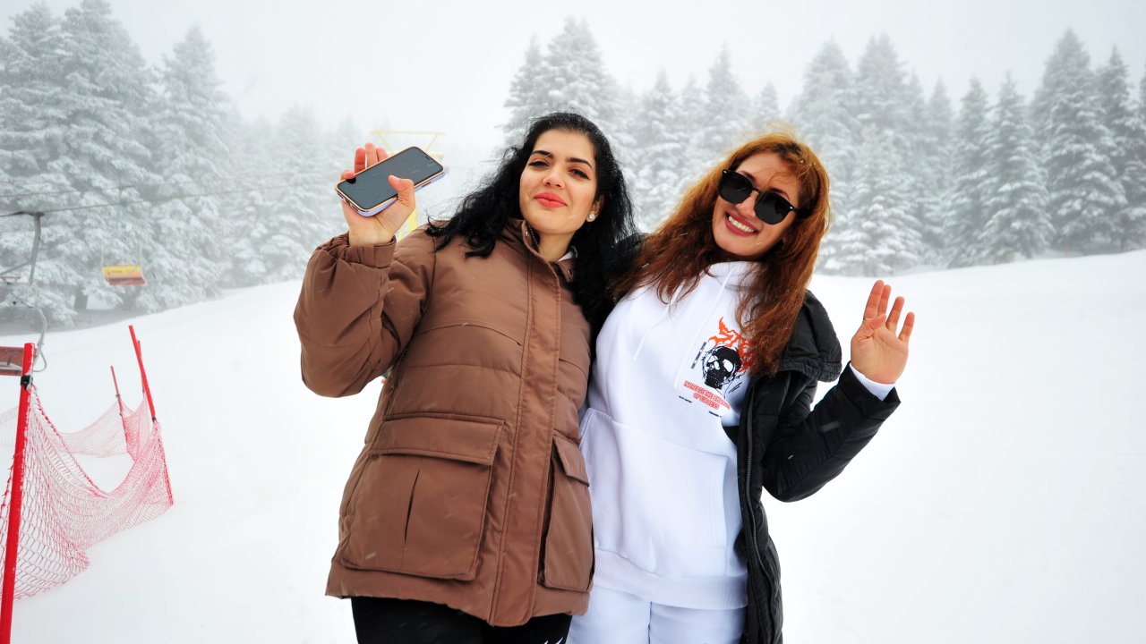 Uludağ'a Nisan Ayında Kar Yağdı