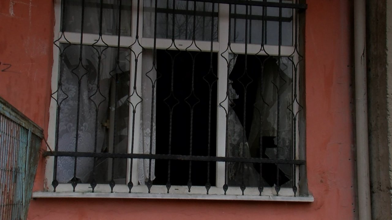 Küçükçekmece'de Oyuncak Tabanca Kapsülleri Patladı: 1 Kişi Yaralandı