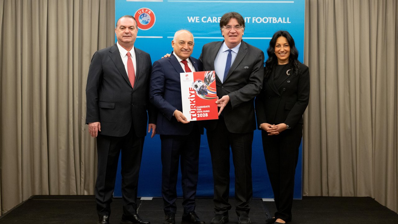 Euro 2028 Ve Euro 2032 Adaylık Dosyası, Uefa'ya Teslim Edildi