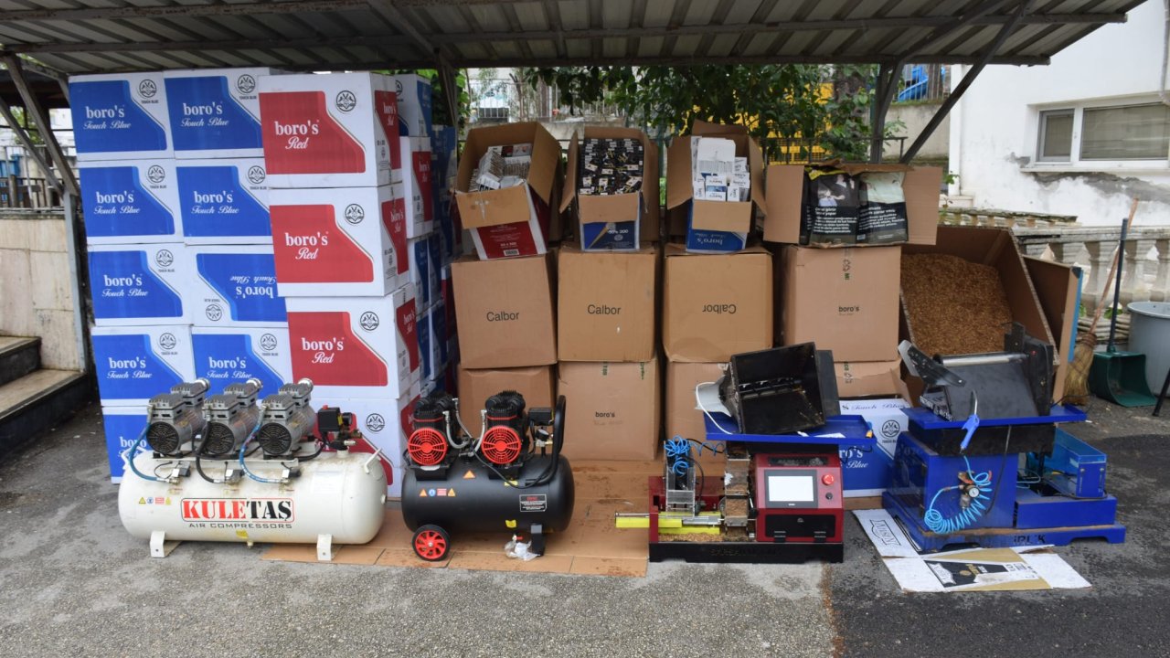 Villada Kaçak Sigara Üretimine 2 Gözaltı