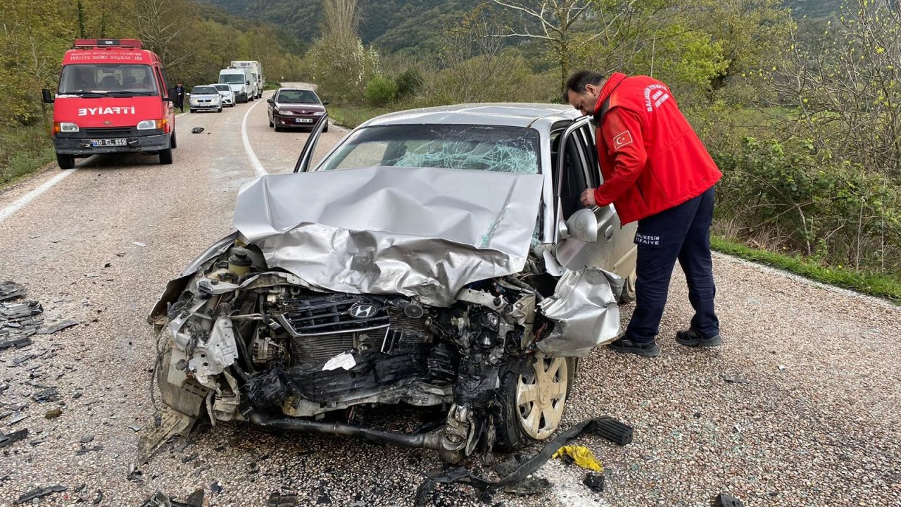 Gönen'de Kaza: 1 Ölü, 1 Yaralı (2)- Yeniden