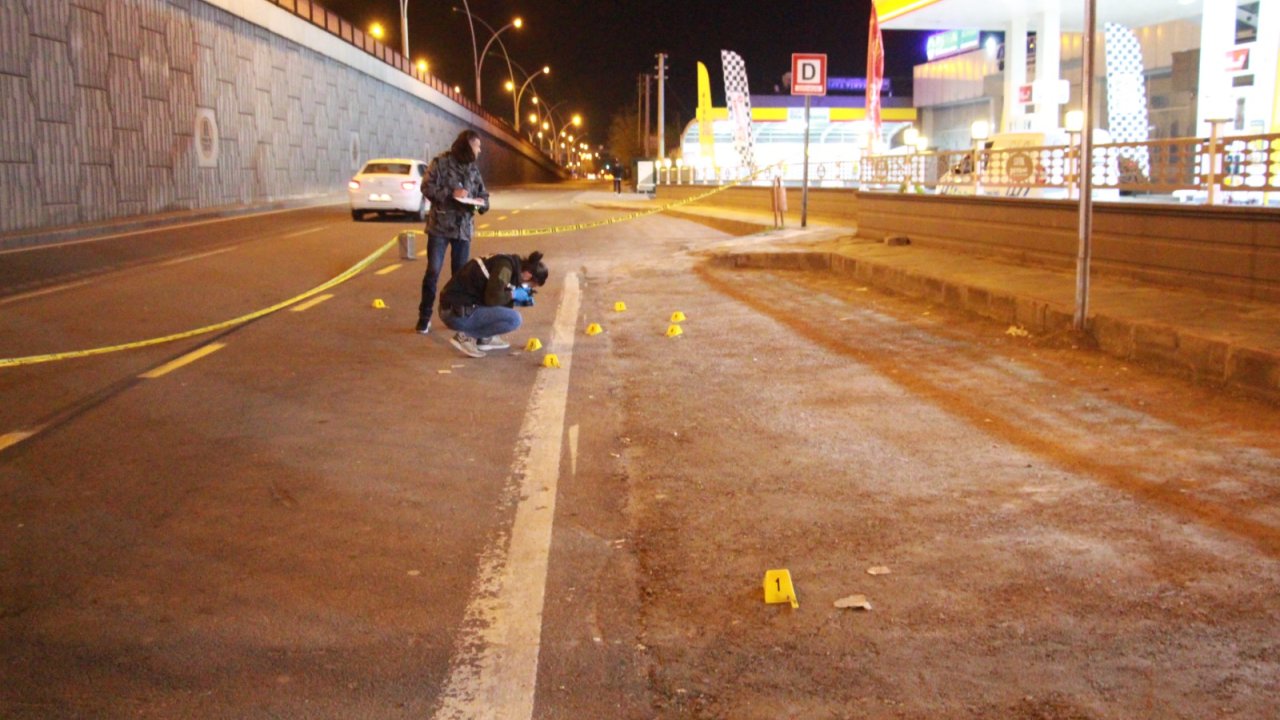 Takip Ettiği Husumetlisine Kurşun Yağdırıp Öldürdü