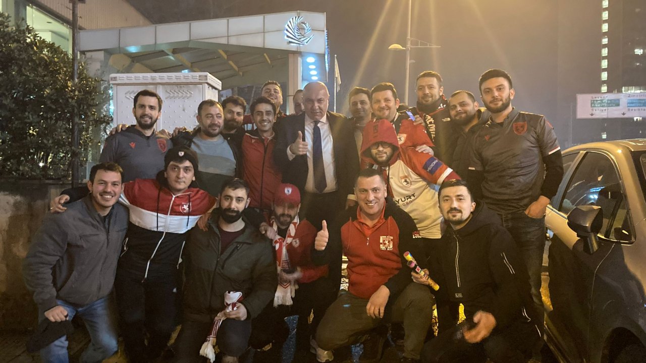 İstanbul'daki Samsunsporlular, Başkan Yıldırım İle Şampiyonluğu Kutladı