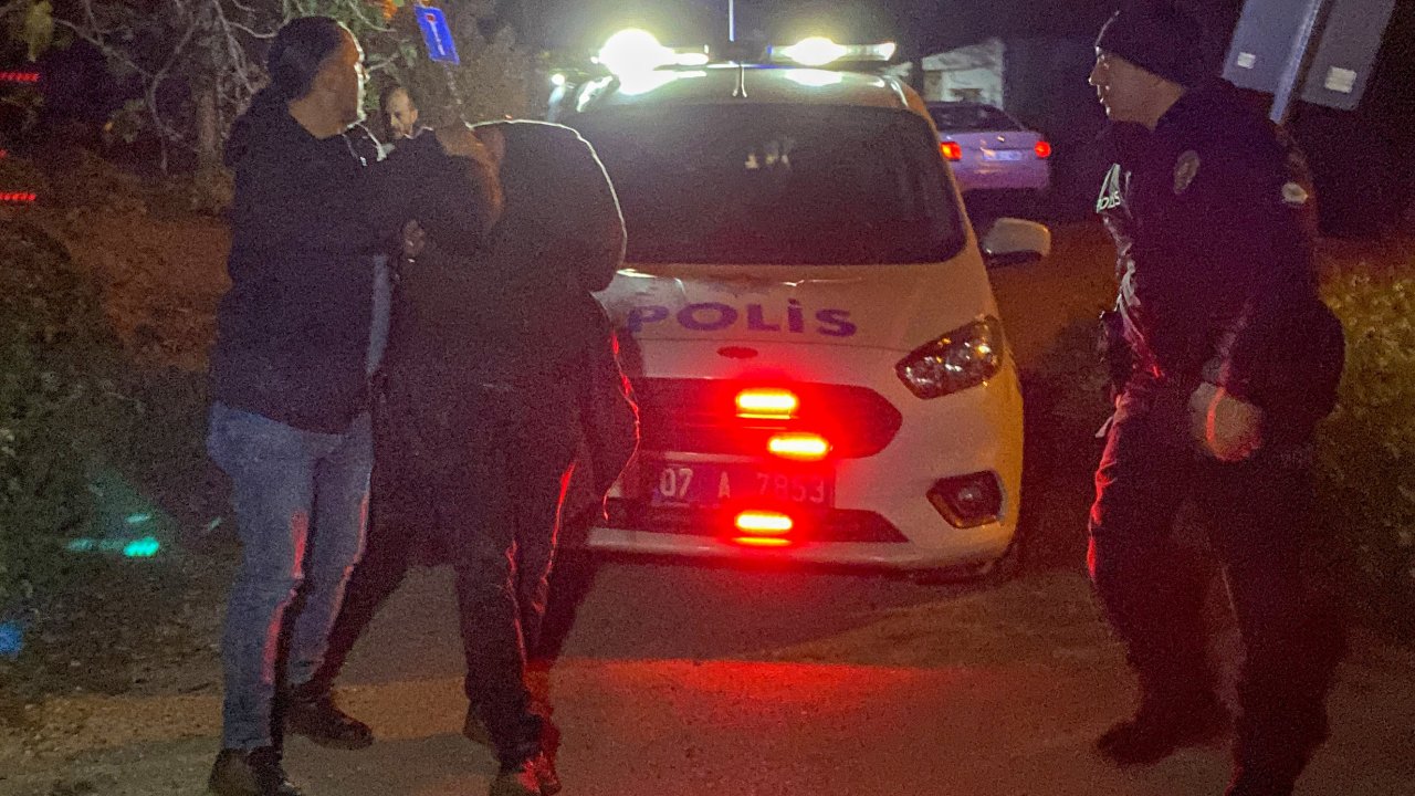 Rastgele Ateş Açtı, Saklandığı Serada Yakalandı