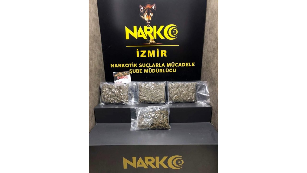 İzmir'de 13,5 Kilo Esrara 2 Tutuklama