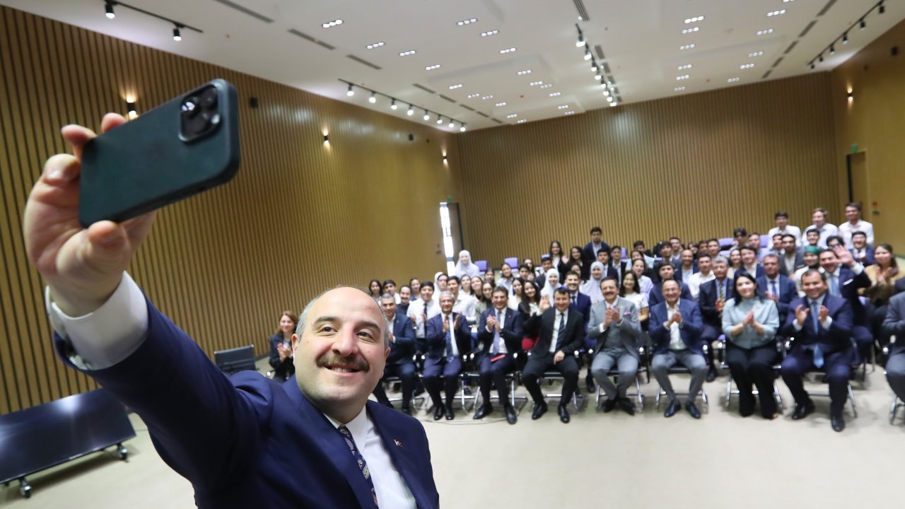 Bakan Varank Ve Togg Heyeti, Taşkent’te Özbek Öğrencilerle Buluştu