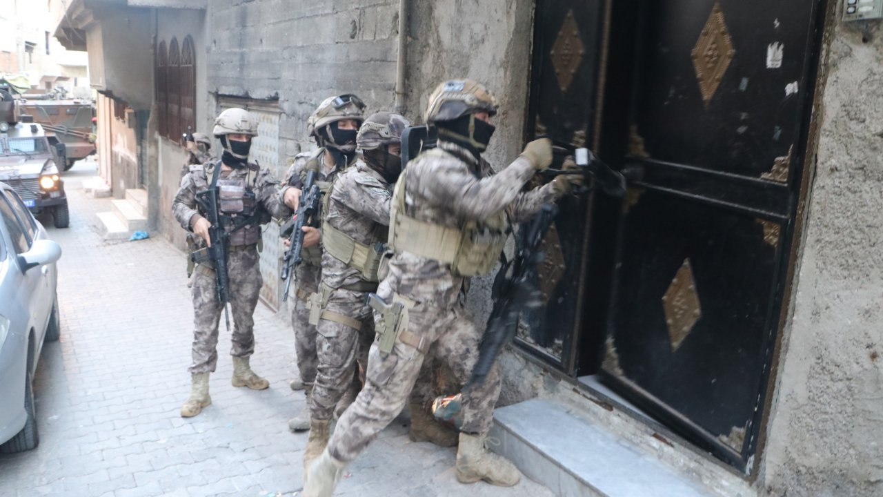 Şanlıurfa’da Deaş Ve Pkk Operasyonu: 4 Gözaltı