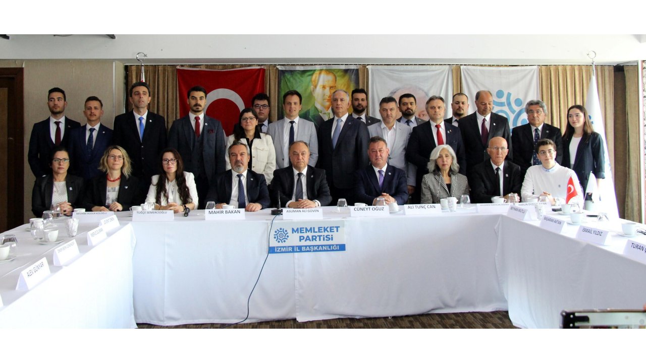 18 Yaşındaki Milletvekili Adayı: Atatürk'ün Açtığı Yolda Yürümeye Devam Edeceğim