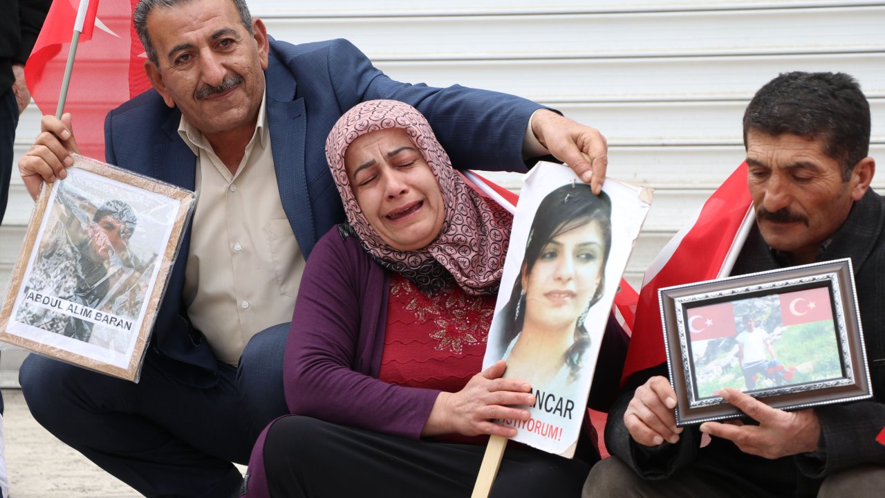 Kızı İçin Evlat Nöbetine Katılan Anne: Biz, Hakkımız Olan Evlatlarımızı İstiyoruz