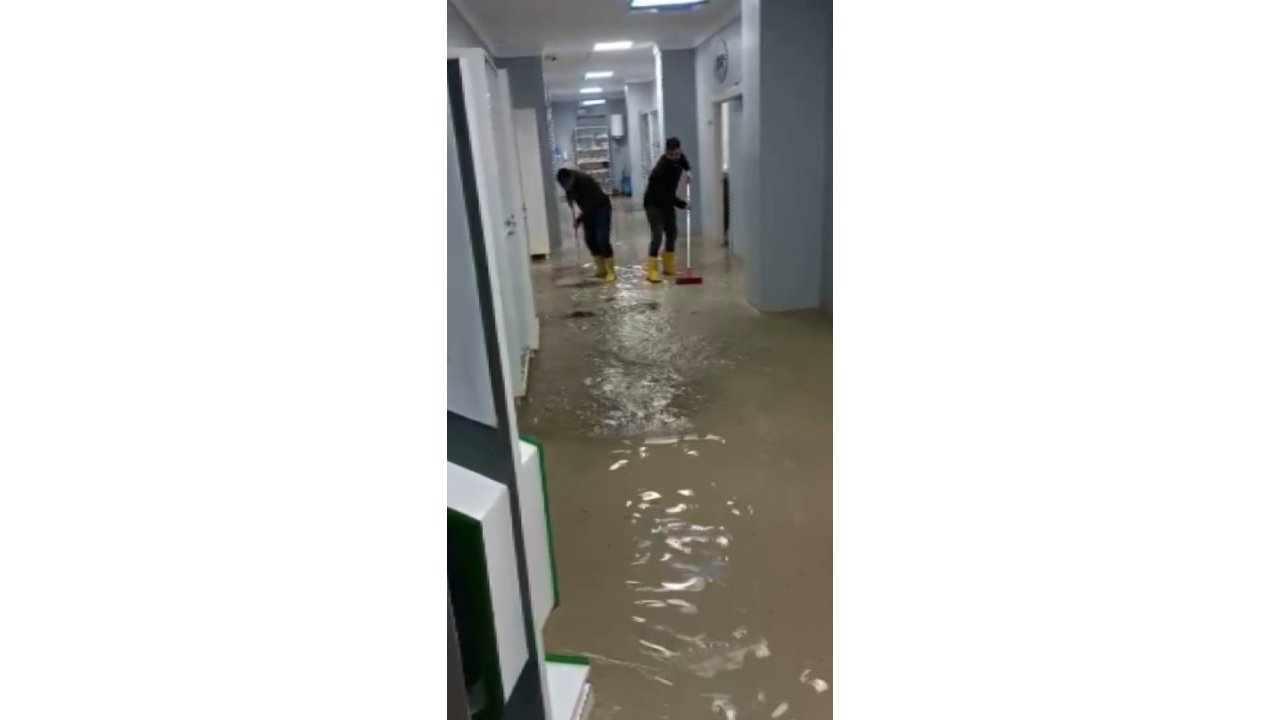 Tuzla'da Altyapı Çalışması Su Baskınlarına Neden Oldu İddiası