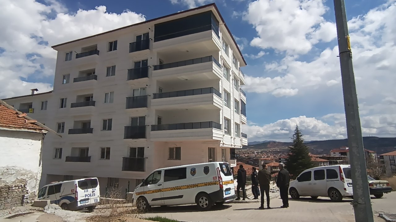 Yeni Taşındığı Evin Balkonundan Düşüp Öldü