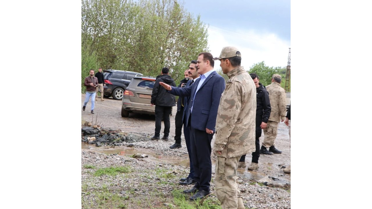 Hakkari'de Okullara 'sağanak' Tatili (2)