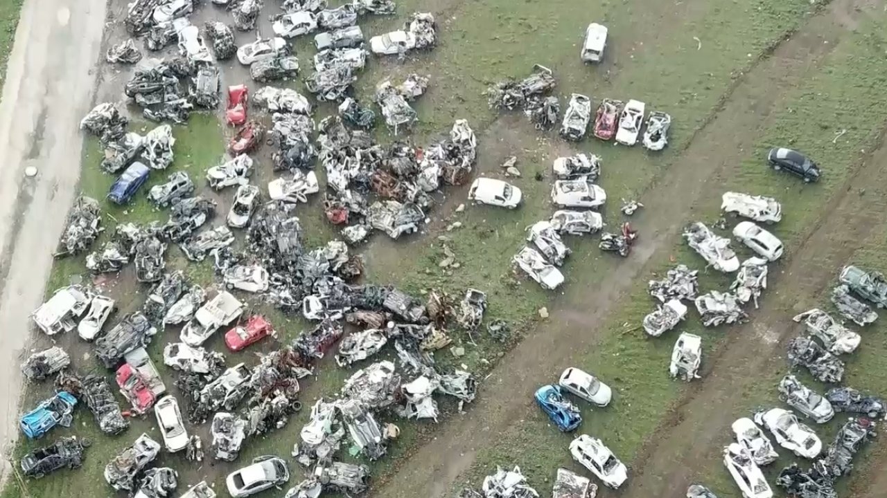 Hatay'da Yediemin Otoparkı, Araç Mezarlığına Döndü