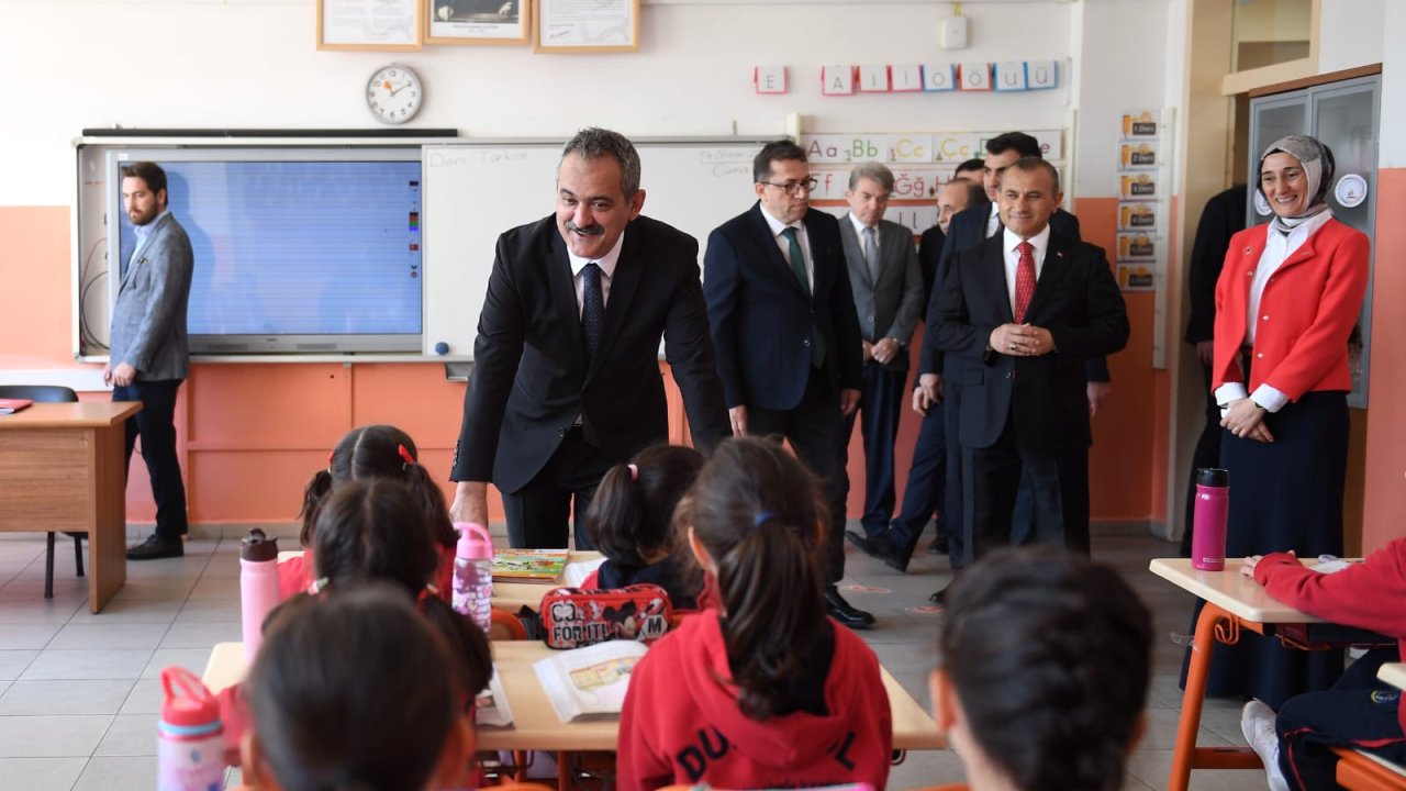 Bakan Özer: Deprem Bölgesine Dönen Öğrenci Sayısı 32 Bin 659’a Ulaştı