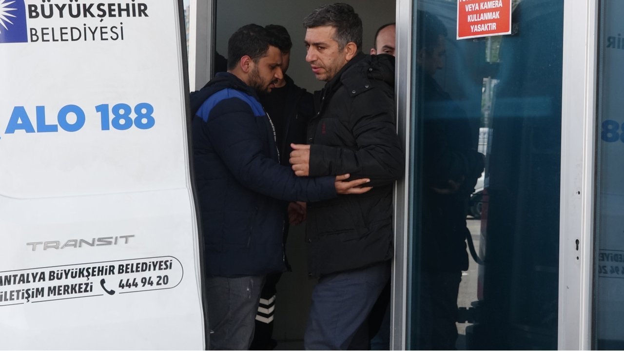 Kazada Otomobilin Camından Savrulan Mehmet, Hayatını Kaybetti