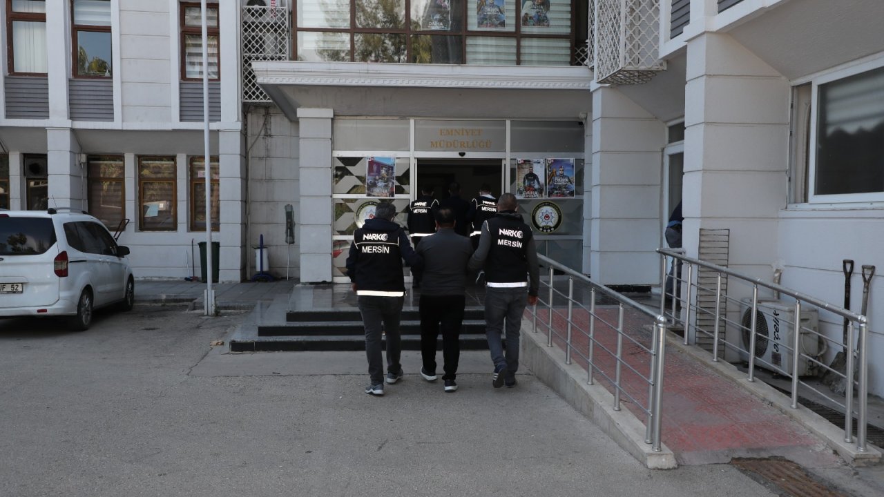 Mersin Limanı'nda Ele Geçirilen 97,5 Kilo Kokaine 2 Gözaltı