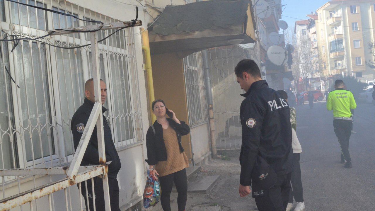 İşten Dönen Kadın, Evinin Yandığını Görünce Şoke Oldu