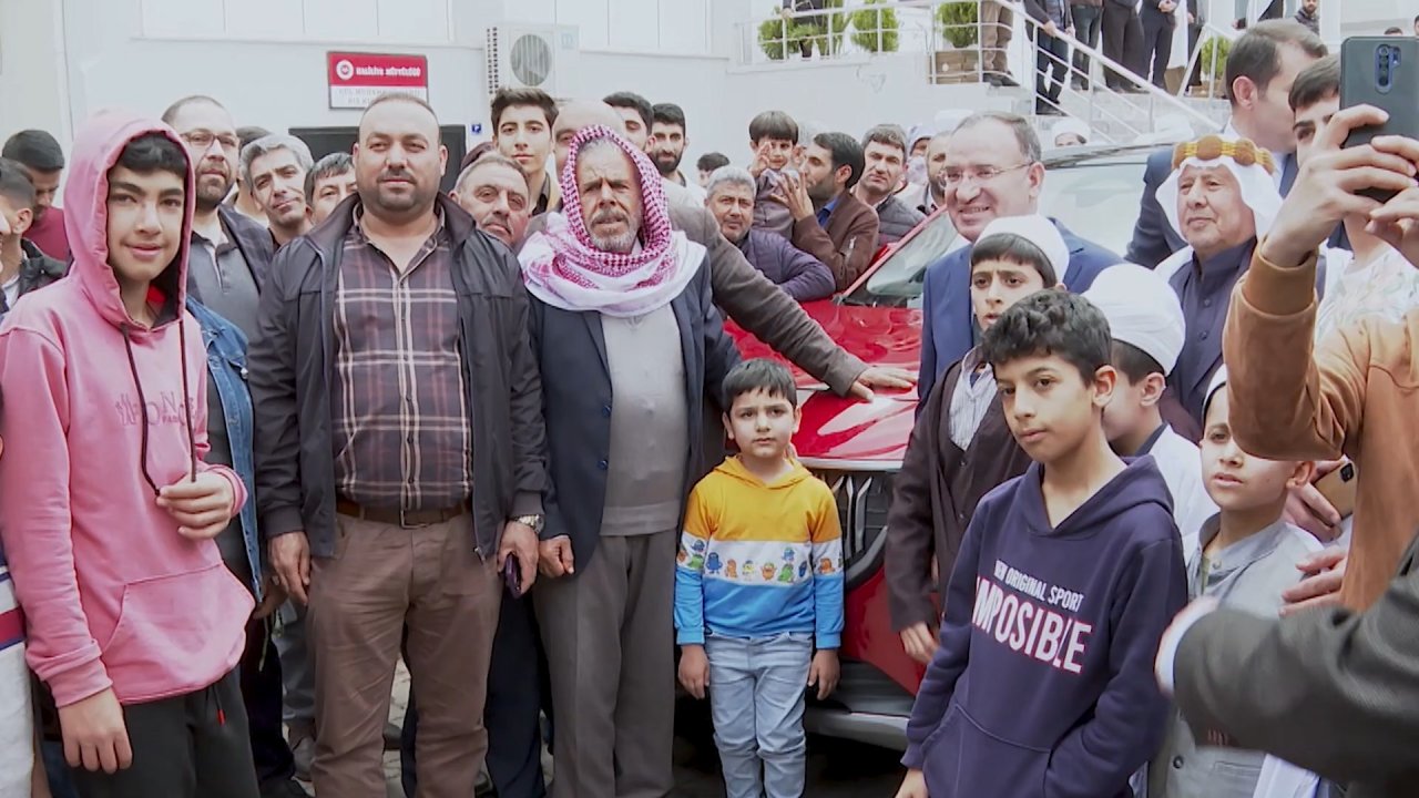 Bakan Bozdağ: Biz Söz Verdik Mi Hep Yaptık