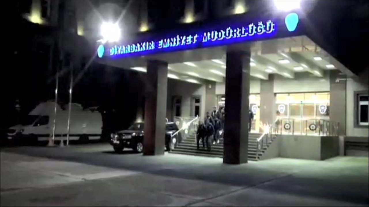 Diyarbakır Merkezli 11 İldeki 'kalkan' Operasyonunda 16 Kişi Tutuklandı