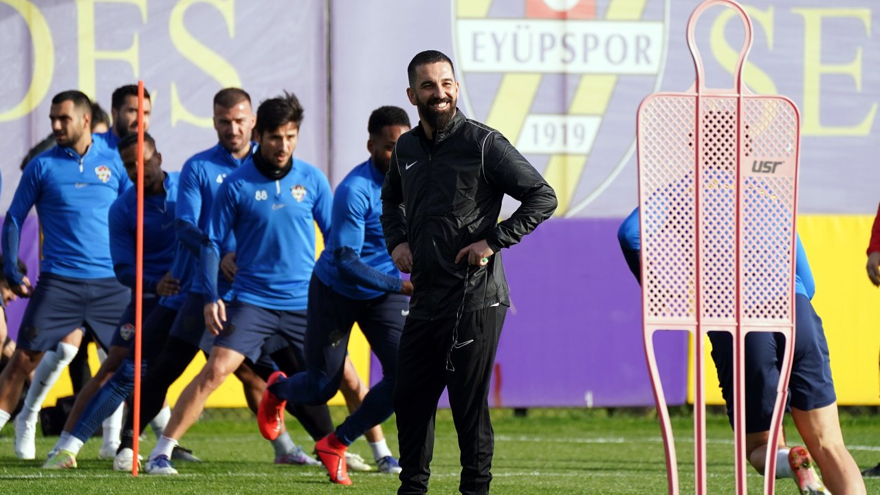 Arda Turan, Eyüpspor İle İlk Antrenmanına Çıktı