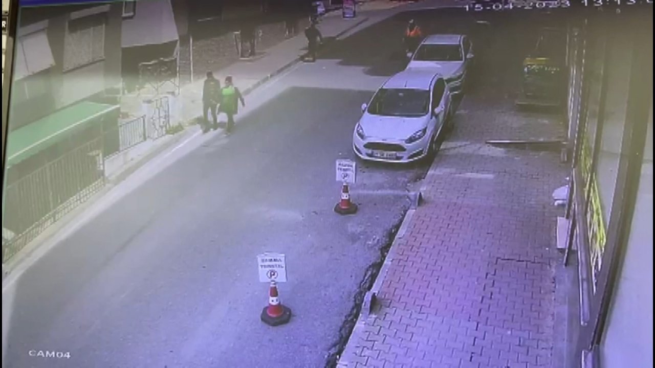 Küçükçekmece'de 'yasak Aşk' Cinayeti Kamerada; Eğilince Kurşunlardan Kurtuldu