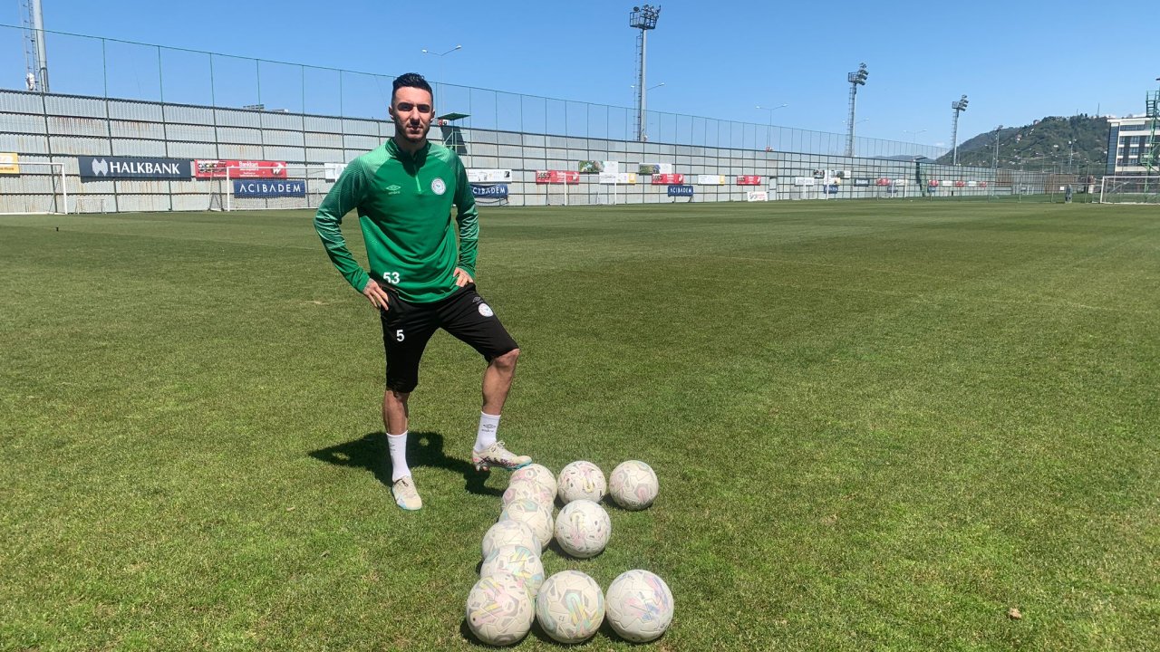 Rizespor'un Kaptanı Emirhan Topçu: Bu Sene Şampiyonluğun Zamanı Geldi