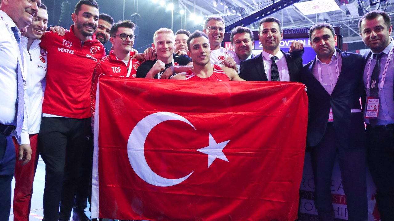 Milli Cimnastikçi Adem Asil, Avrupa Şampiyonu Oldu