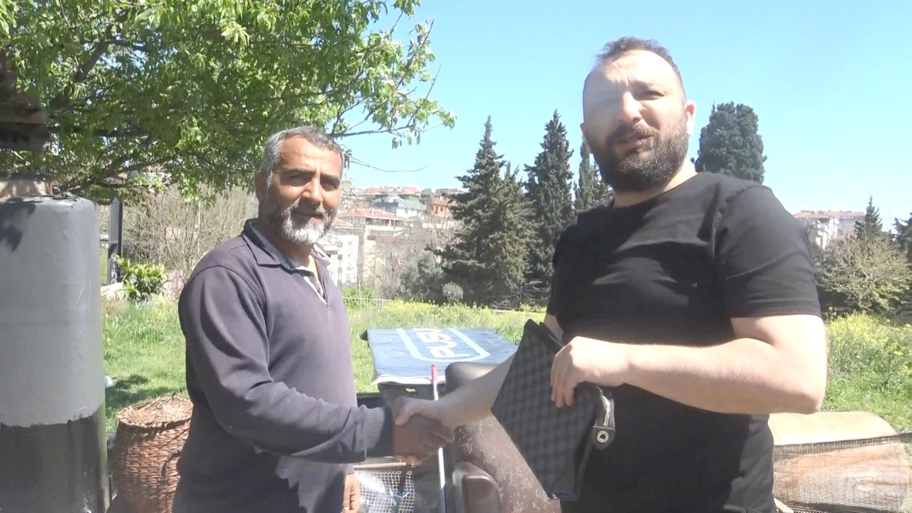 Avcılar'da Bulduğu 2 Bin 500 Doları Sahibine Teslim Etti