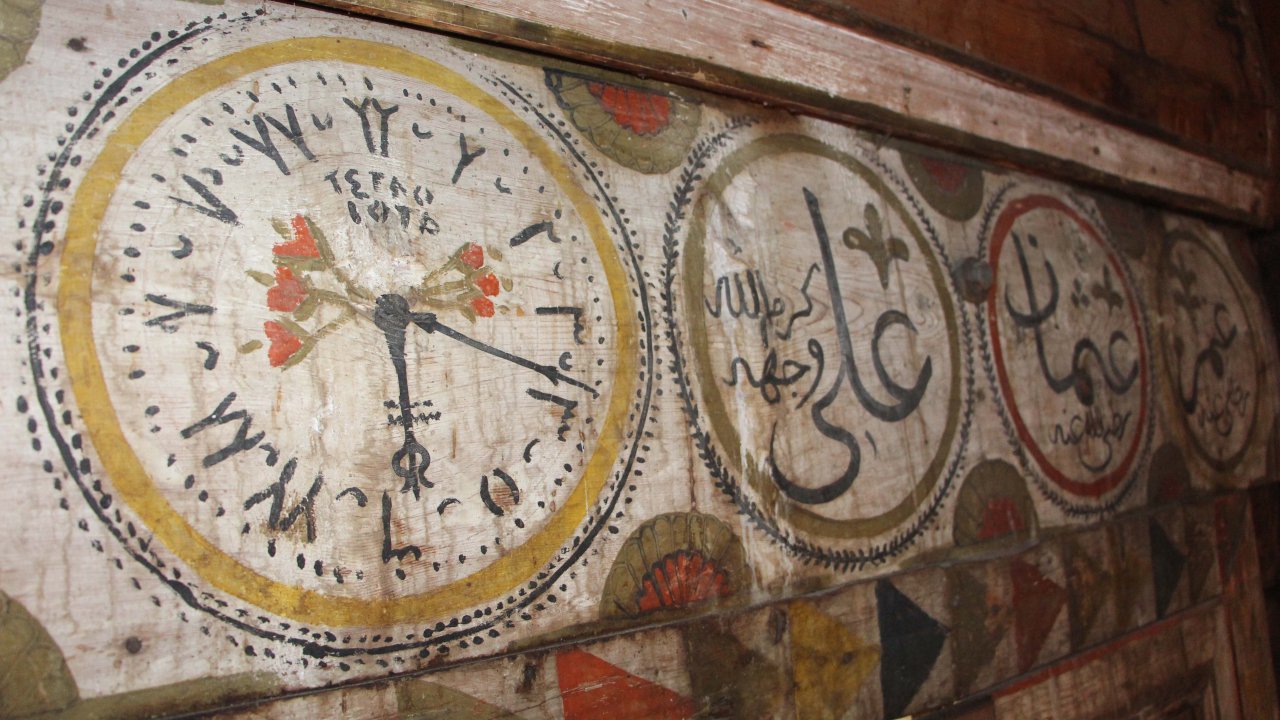 4 Asırlık Ahşap Camideki 5.19’u Gösteren Saatin Sırrı Çözülemedi