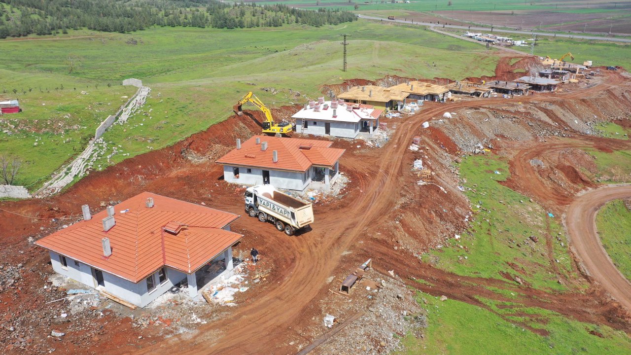 Nurdağı'nda Depremzede Köylüler, Bayramda Evlerine Kavuşuyor