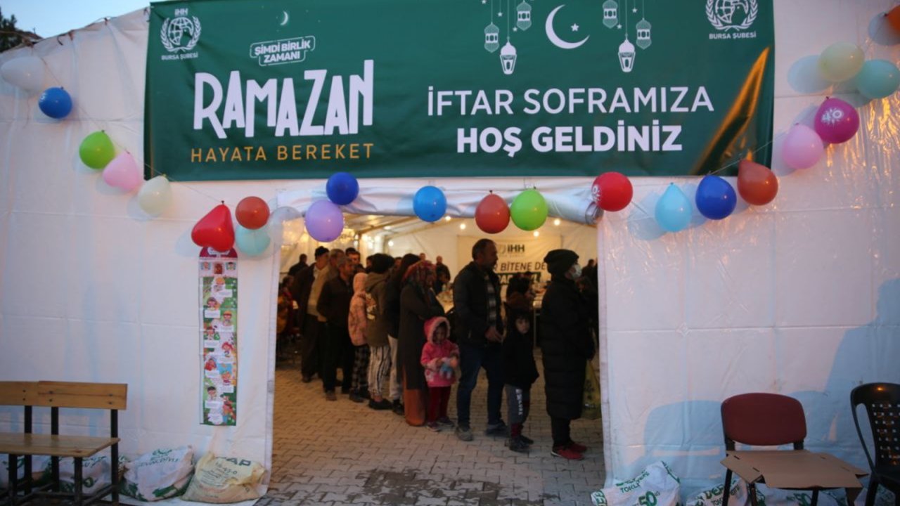 İhh'dan Deprem Bölgelerinde 1 Milyon 220 Bin Kişiye İftarlık Ve Sahurluk İkramı