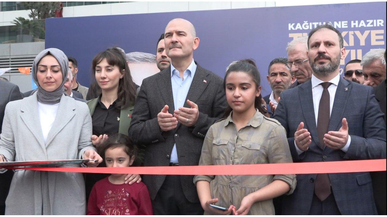 İçişleri Bakanı Soylu Ak Parti Kağıthane Seçim Koordinasyon Merkezi'nin Açılışını Yaptı