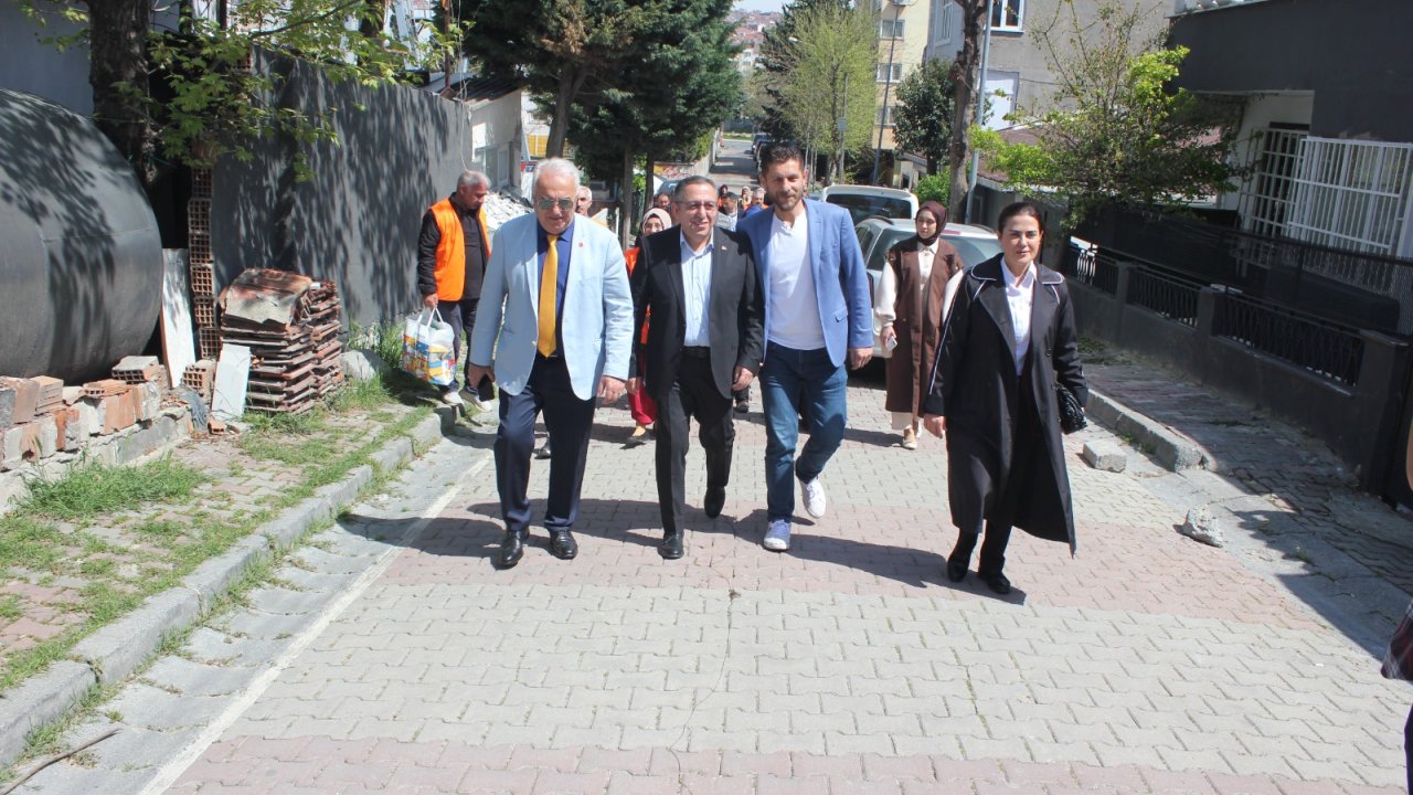 Ak Parti, İstanbul'da Hane Ziyaretlerine Devam Ediyor