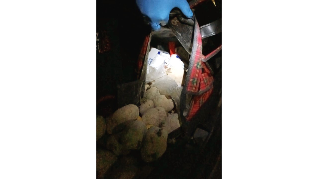 Patates Dolu Bez Çantadan 896 Uyuşturucu Hap Çıktı