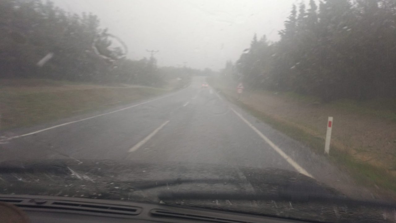 Şarköy'de Dolu Yağdı; Edirne Ve Kırklareli'ye Yarın İçin Kuvvetli Yağış Uyarısı Yapıldı