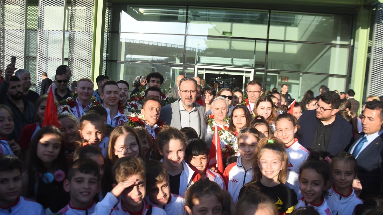 Bakan Kasapoğlu: Sporda Destan Yazmaya Devam Edeceğiz