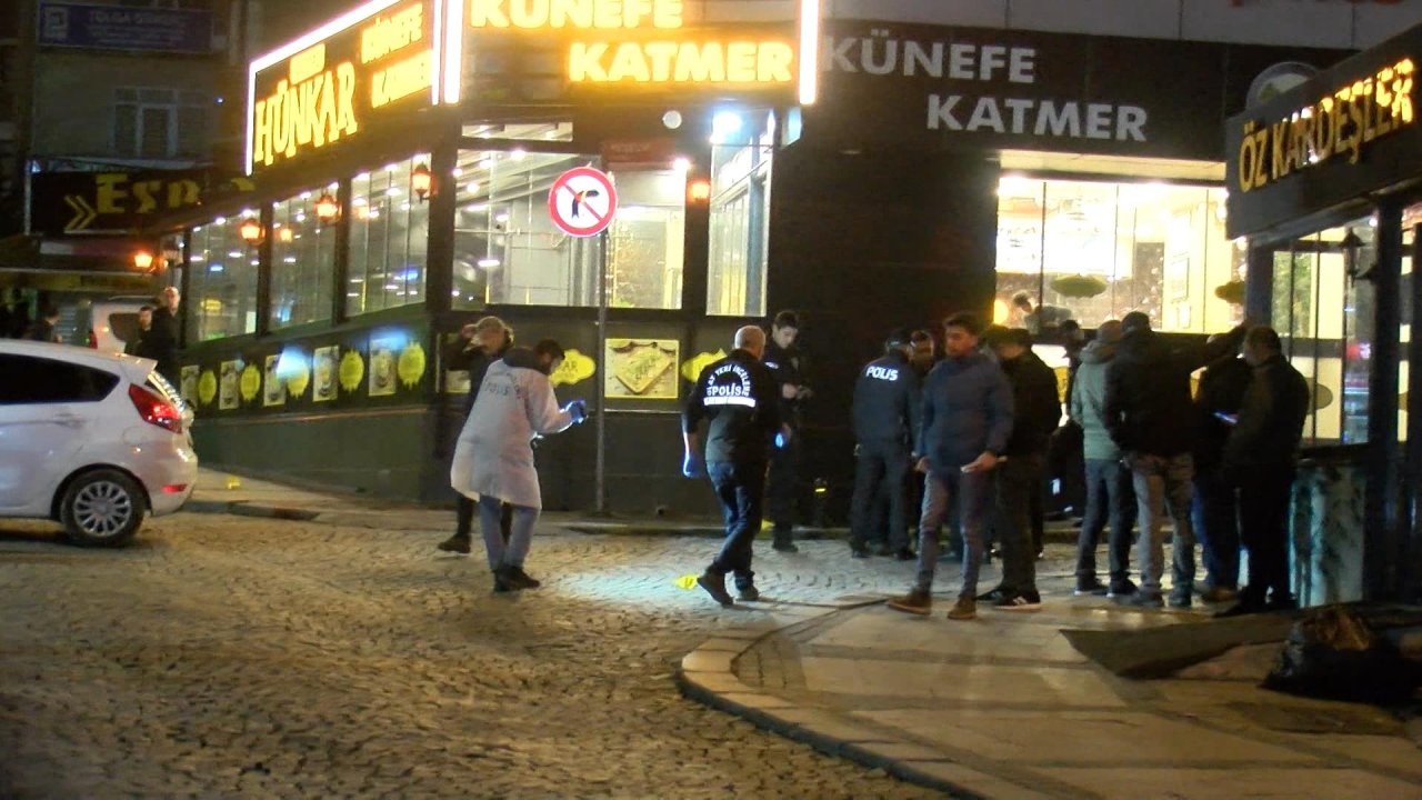Kartal'da Park Halindeki Otomobile Silahlı Saldırı: 2 Ölü, 2 Yaralı
