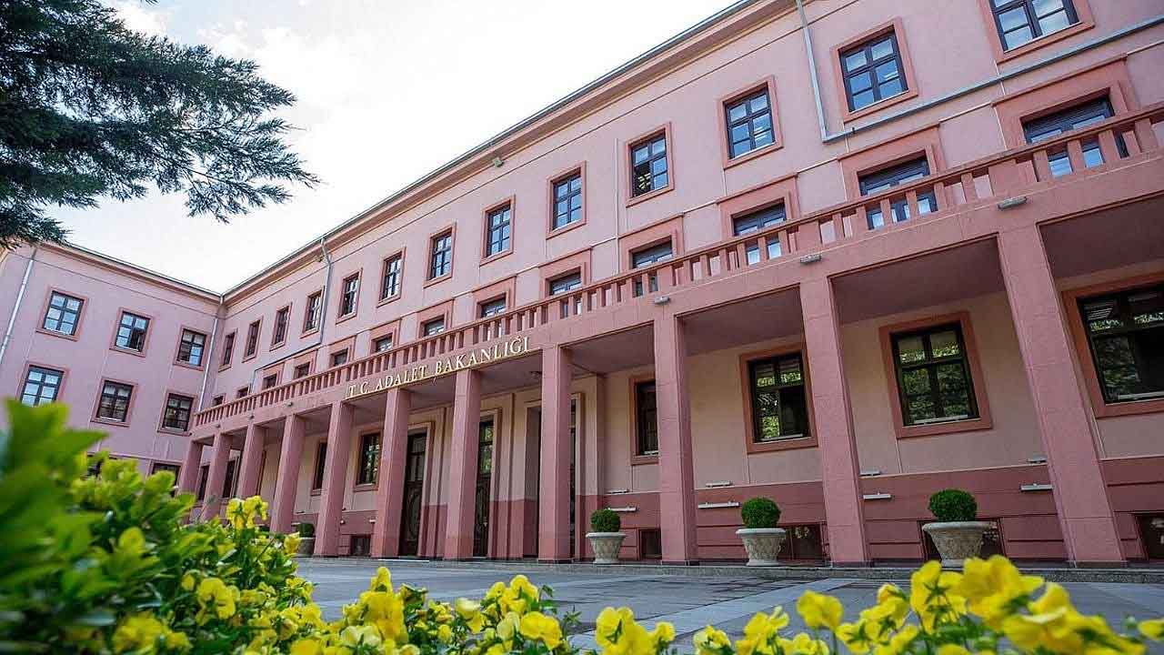 KPSS şartı yok! Adalet Bakanlığı 500 personel alımı açıldı