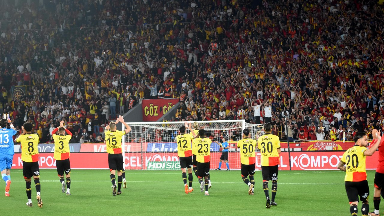 Göztepe'de Taraftar Dillere Destan