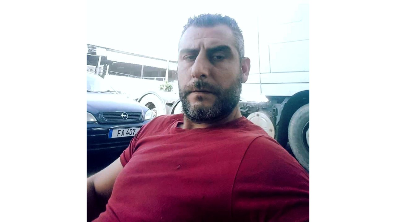 Polis, Araçlara Zarar Veren Şüphelinin Evine Gitti, Babasını Öldürdüğü Ortaya Çıktı