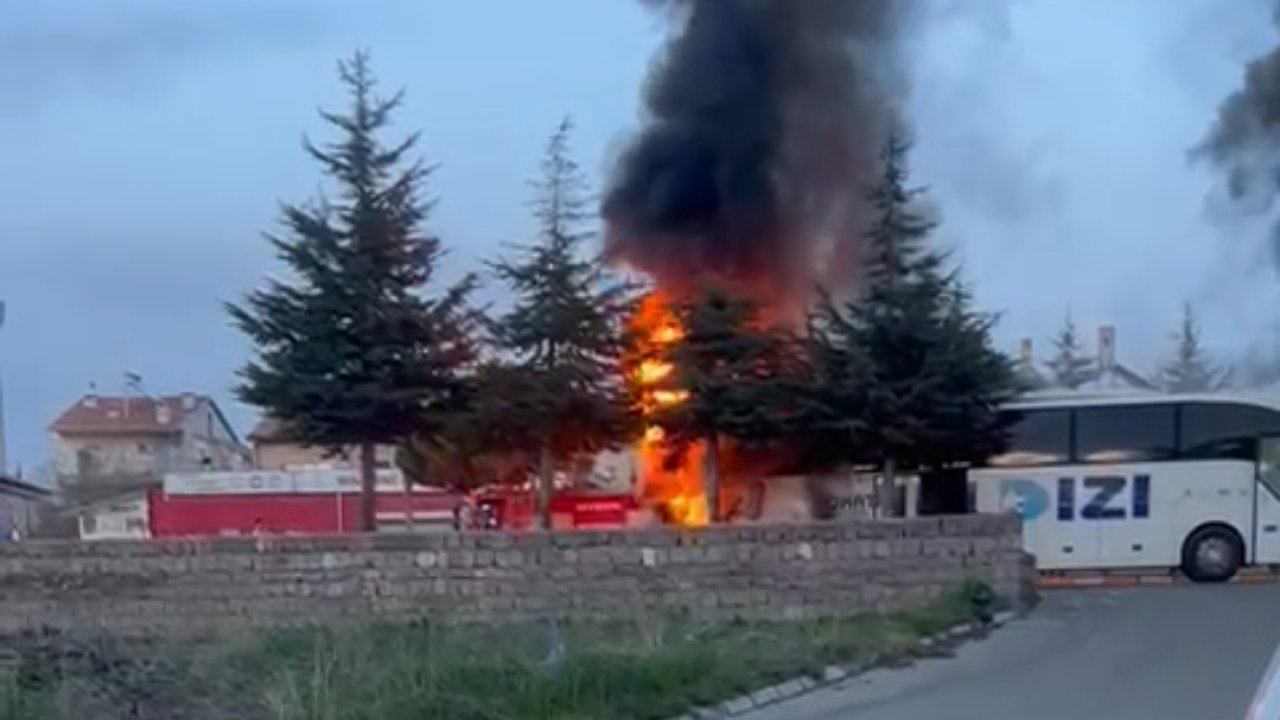 Nevşehir'de 38 Yolcu Taşıyan Otobüs Alev Aldı