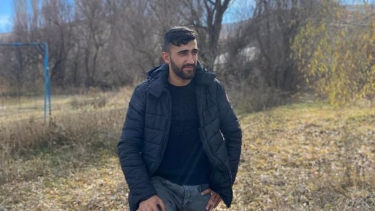 Kayseri'de Lokomotifin Çarptığı Tır'ın Sürücüsü Öldü