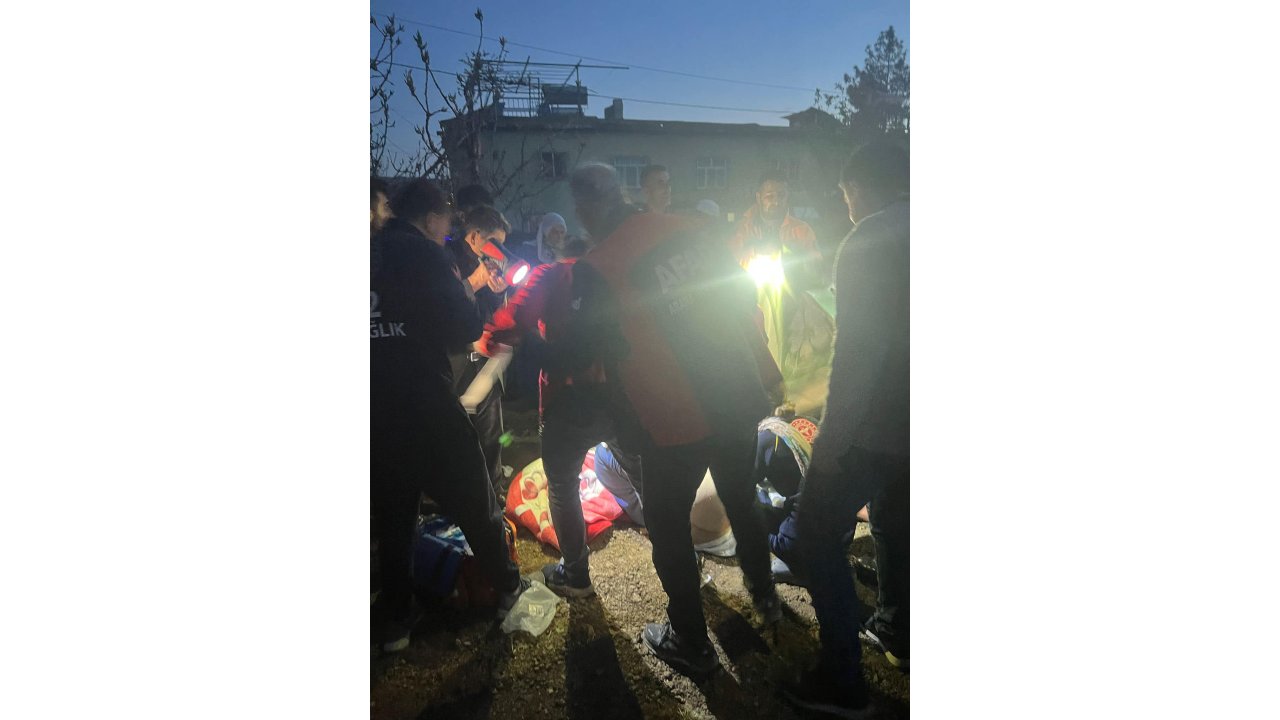 Sırtını Çapa Makinesi Bıçağına Kaptırdı; Ağır Yaralı