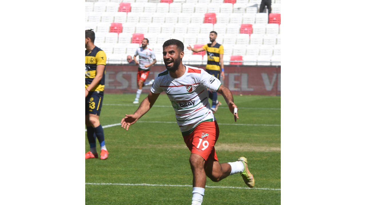 Karşıyaka'da Yılmaz Kendini Buldu